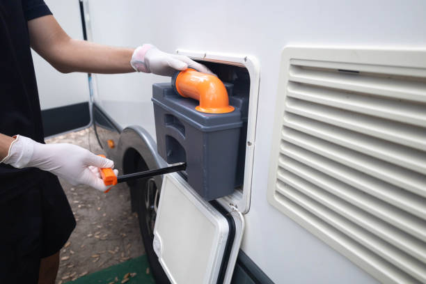Portable Toilet Options We Offer in Miami Lakes, FL